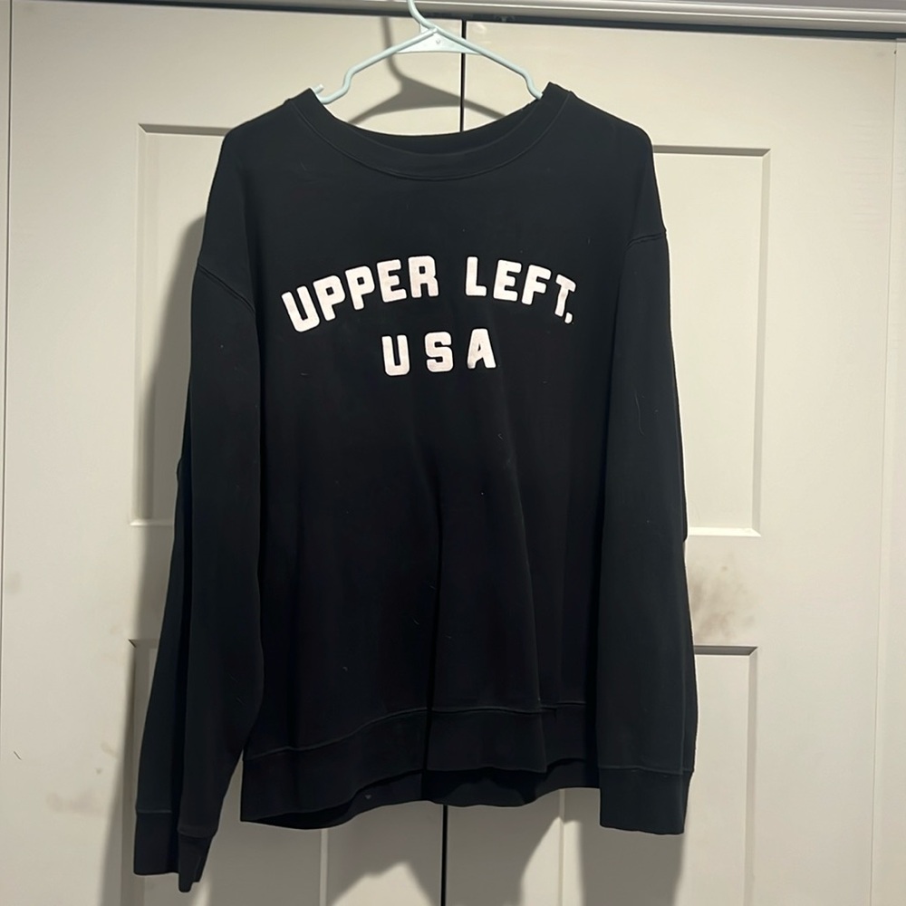 Great PNW crewneck. EUC